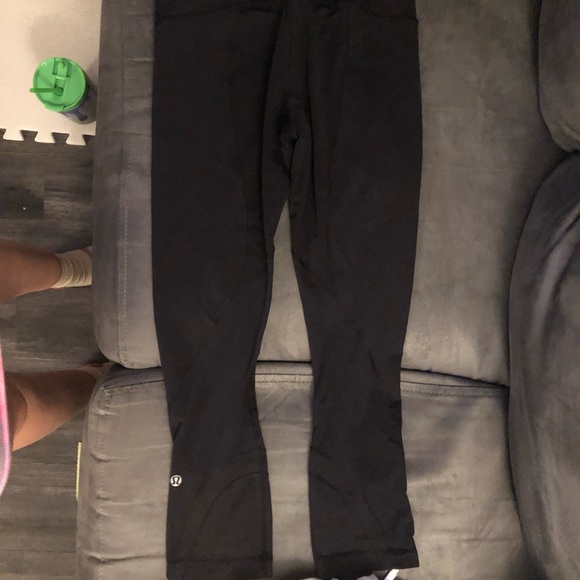 Lululemon black 3 quarter leggings - Picture 1 of 2